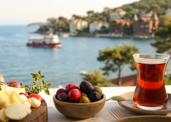 Büyükada Sahil Kahvaltı İçin Doğru Mekânı Seçme Rehberi